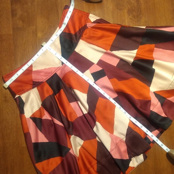 H&M Pleated Full Skater Skirt w/ Pockets Geometric - Picture 8 of 8